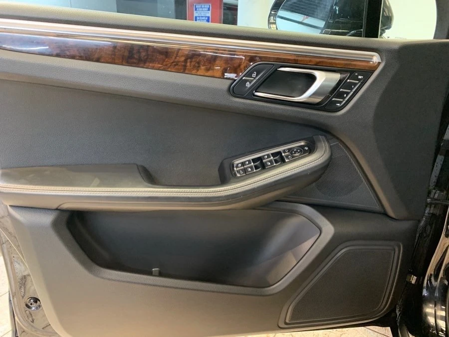 2022 Porsche Macan S - Image 13 of 16