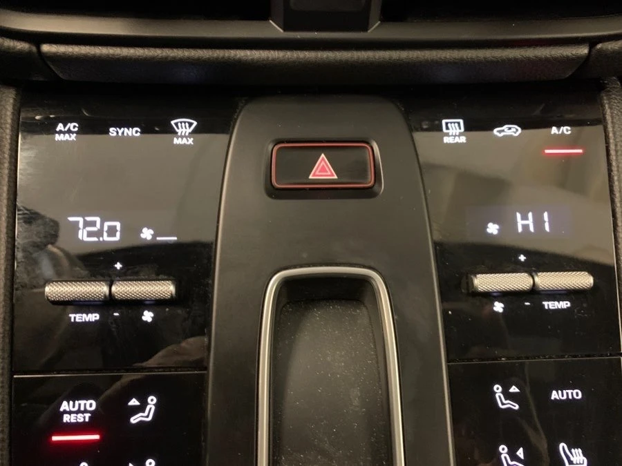 2022 Porsche Macan S - Image 9 of 16