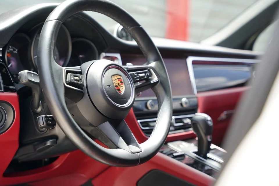 2022 Porsche Macan S - Image 19 of 20