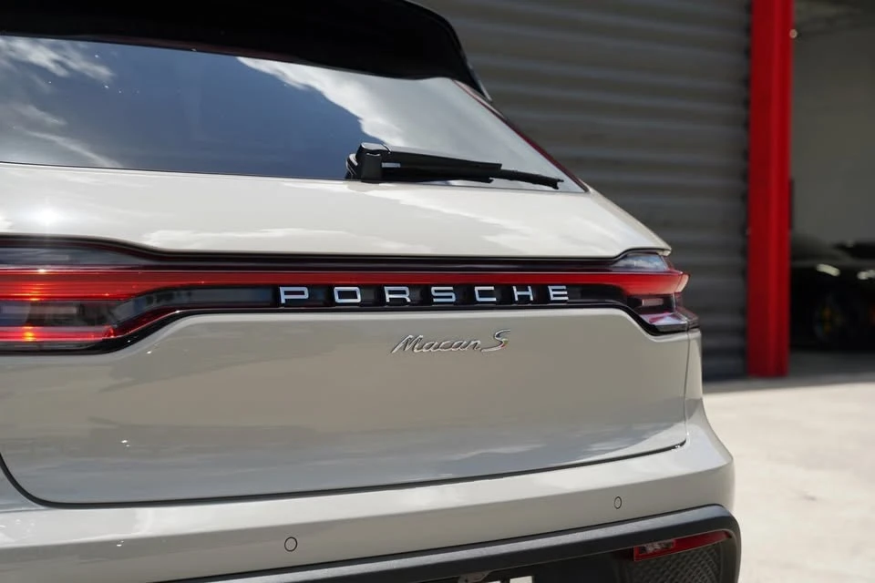 2022 Porsche Macan S - Image 16 of 20