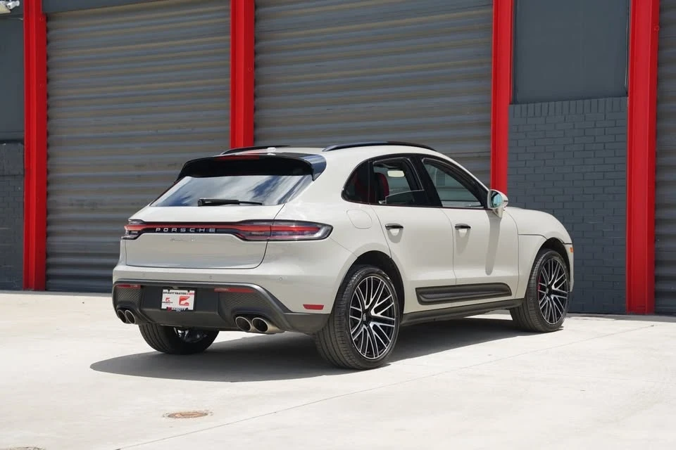 2022 Porsche Macan S - Image 13 of 20