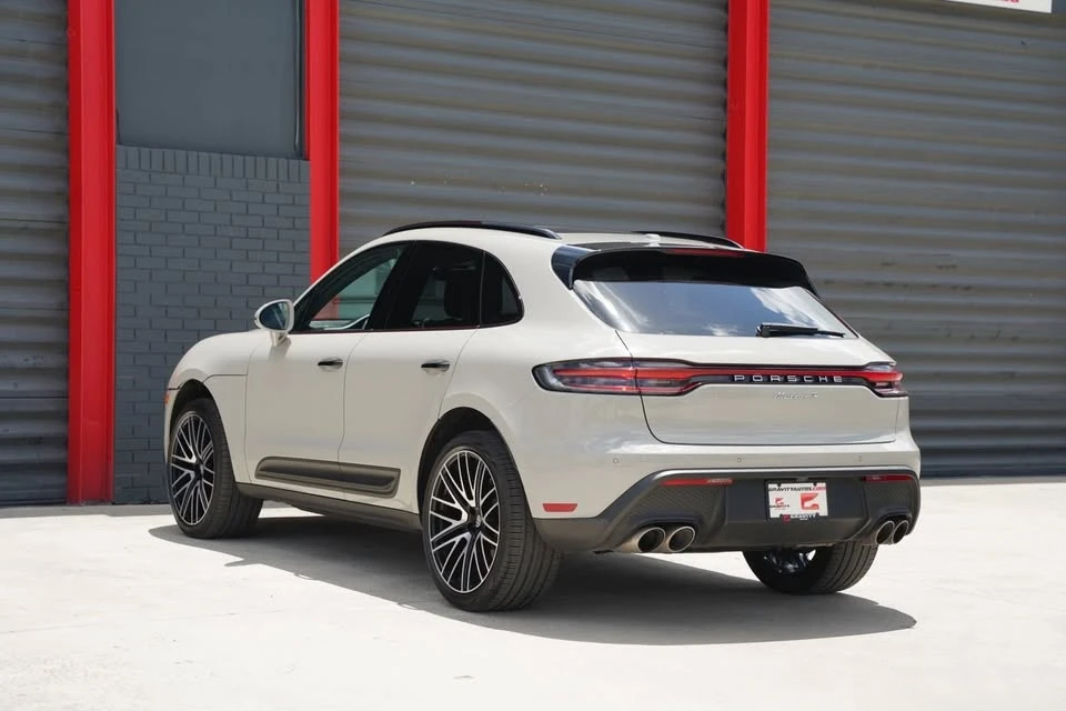 2022 Porsche Macan S - Image 15 of 20