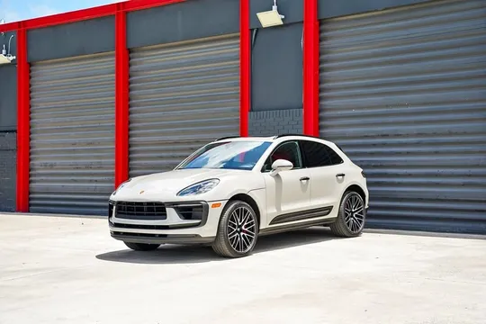 2022 Porsche Macan S AWD