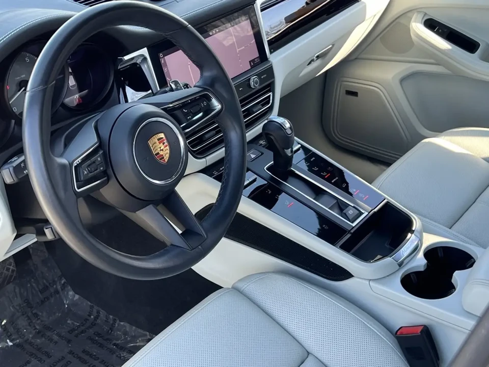 2022 Porsche Macan S - Image 4 of 6