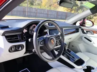 2022 Porsche Macan S - Image 4 of 4