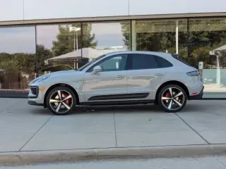 2022 Porsche Macan S - Image 2 of 4