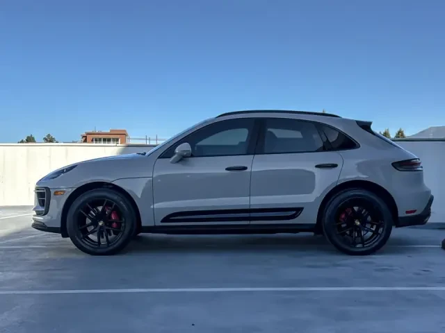 2022 Porsche Macan S - Image 2 of 9