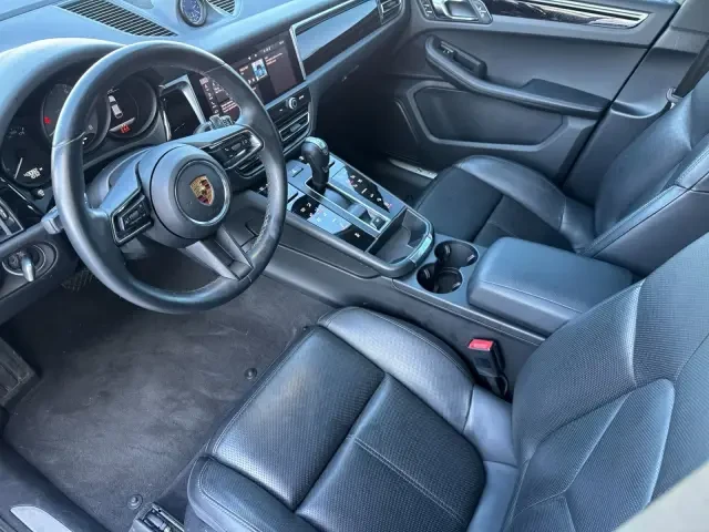 2022 Porsche Macan S - Image 4 of 9