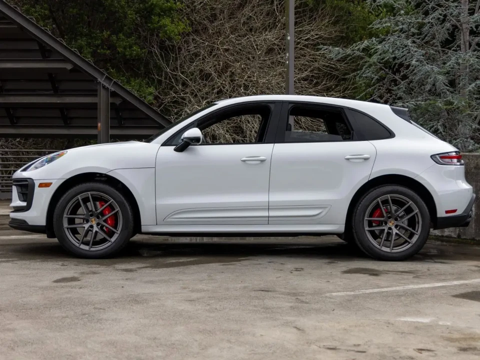 2022 Porsche Macan S - Image 2 of 6