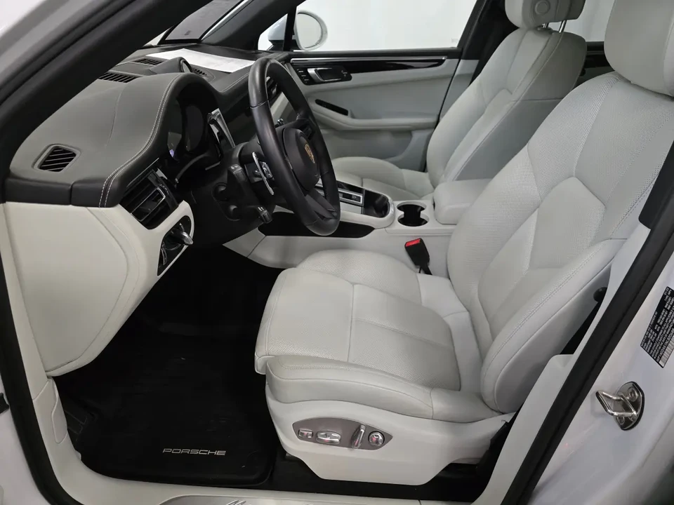 2022 Porsche Macan S - Image 5 of 6