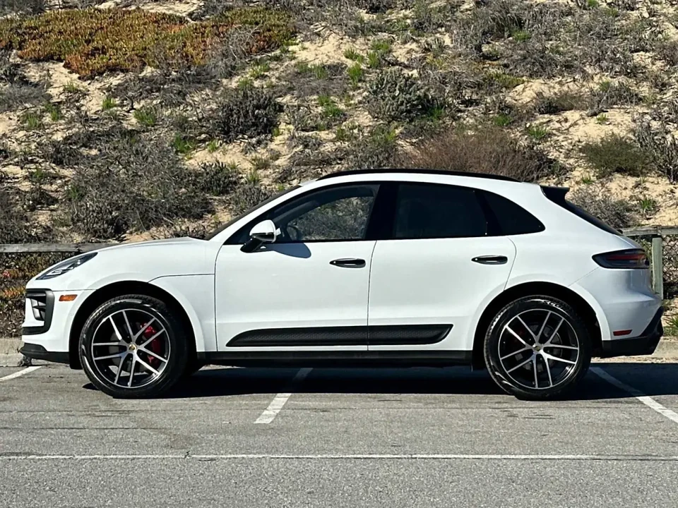 2022 Porsche Macan S - Image 2 of 13