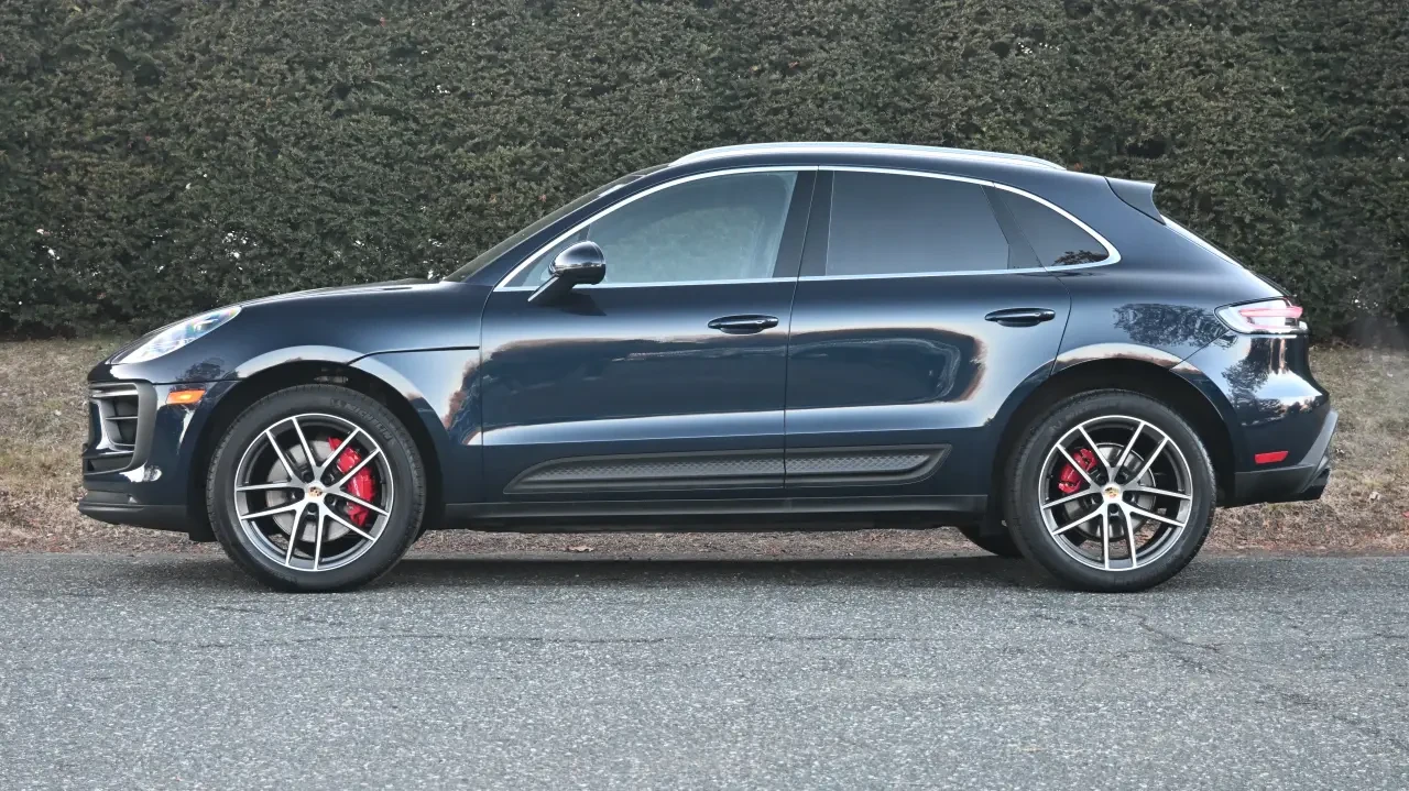 2022 Porsche Macan S - Image 2 of 13