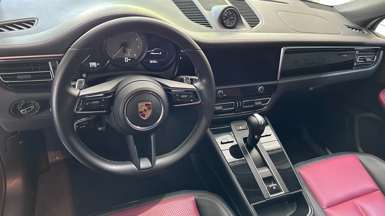 2022 Porsche Macan S - Image 9 of 16