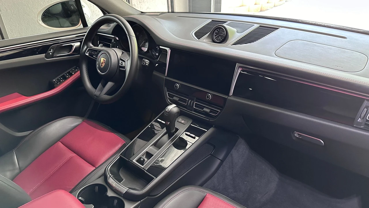 2022 Porsche Macan S - Image 11 of 16