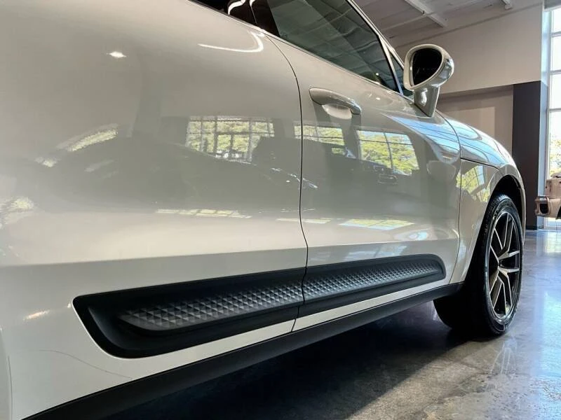 2022 Porsche Macan S - Image 7 of 18