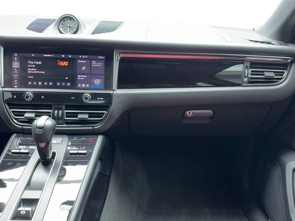 2022 Porsche Macan S - Image 19 of 21
