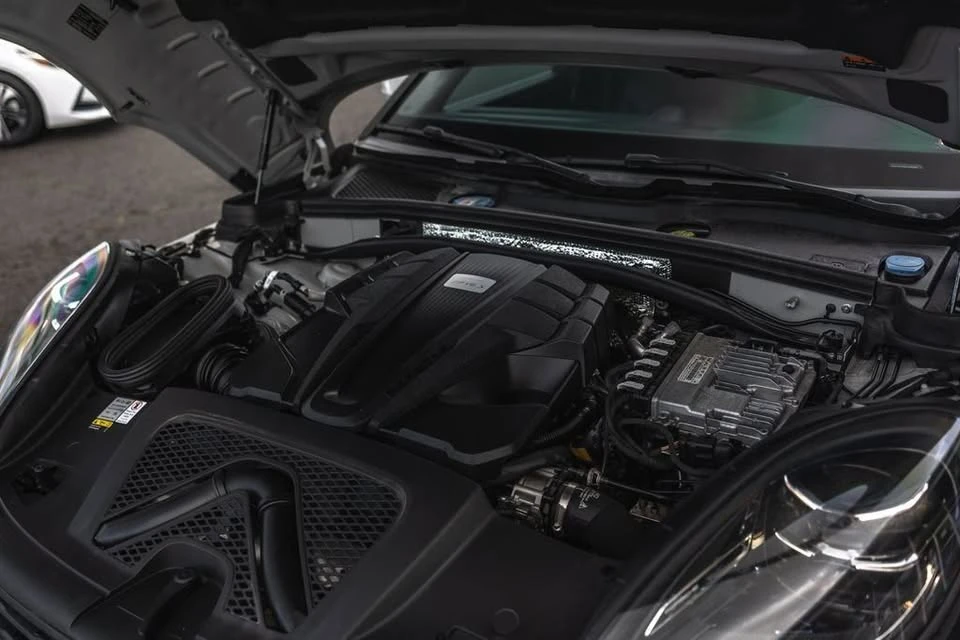 2022 Porsche Macan S - Image 13 of 20