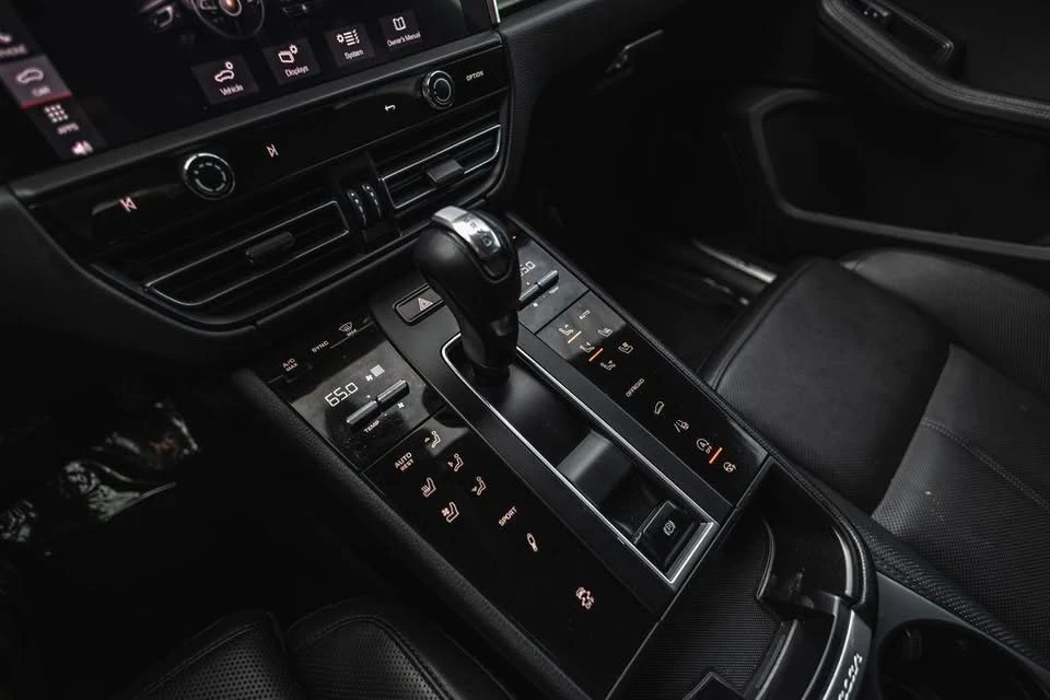 2022 Porsche Macan S - Image 19 of 20