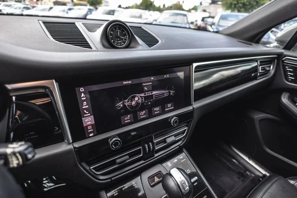 2022 Porsche Macan S - Image 18 of 20