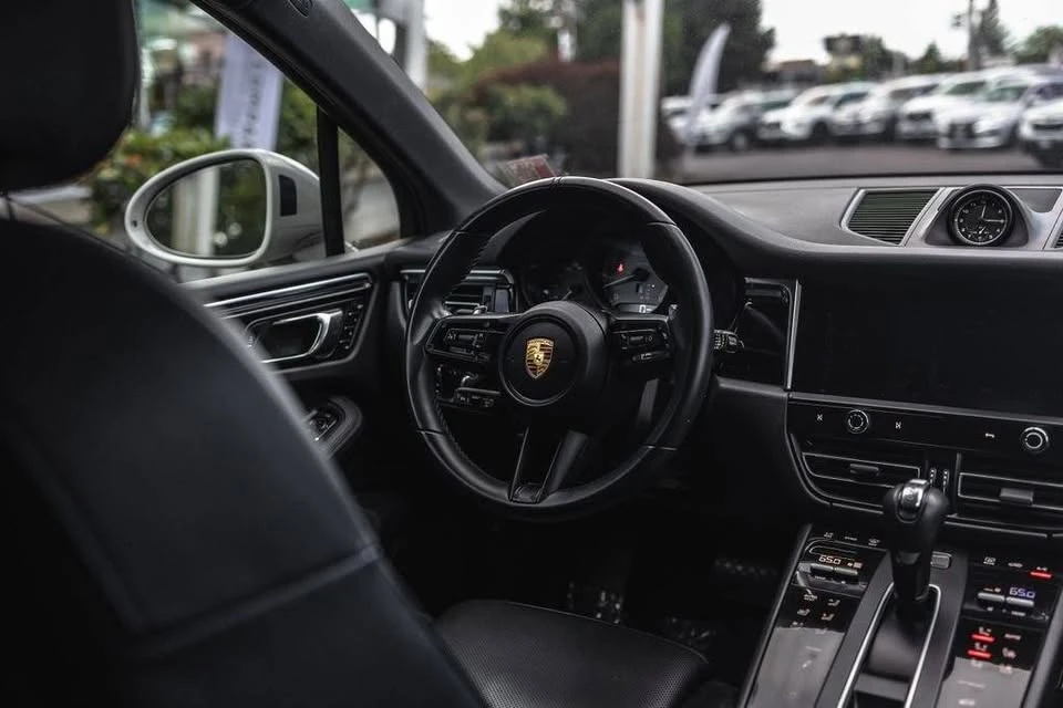 2022 Porsche Macan S - Image 10 of 20