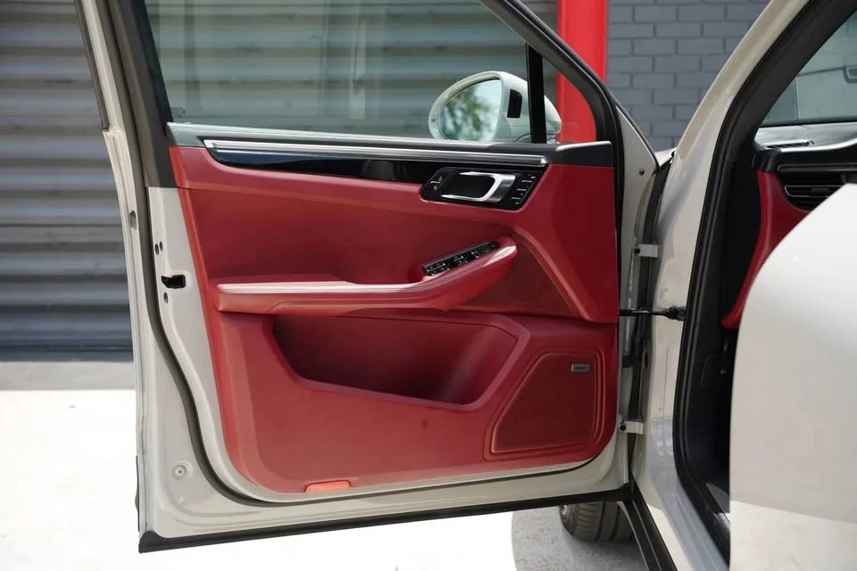 2022 Porsche Macan S - Image 10 of 17