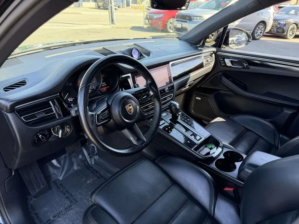 2022 Porsche Macan S - Image 13 of 20