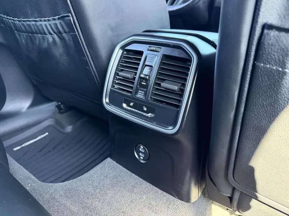 2022 Porsche Macan S - Image 9 of 20