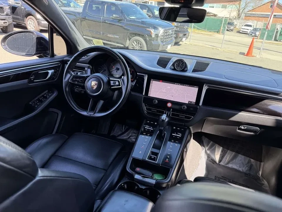 2022 Porsche Macan S - Image 10 of 20