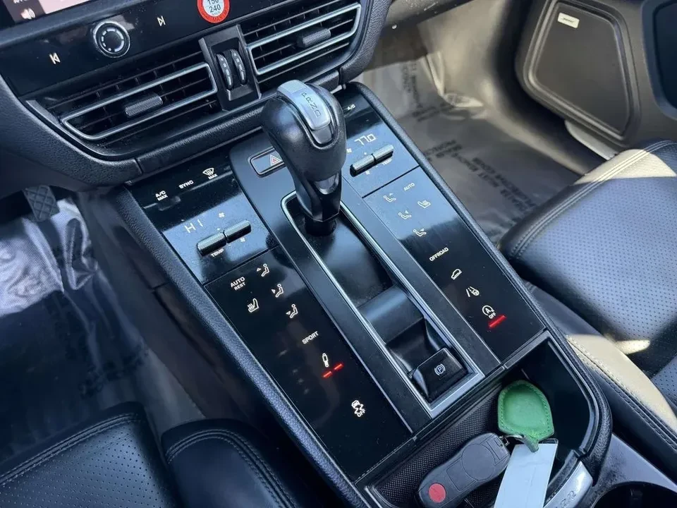 2022 Porsche Macan S - Image 18 of 20