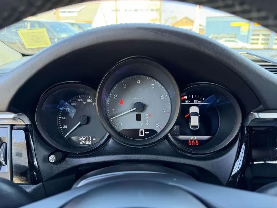 2022 Porsche Macan S - Image 14 of 20