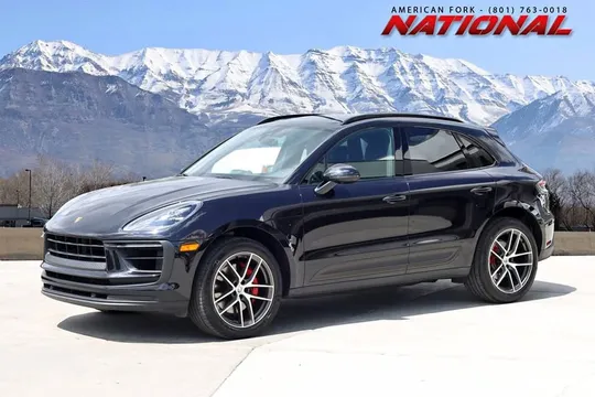 2022 Porsche Macan S