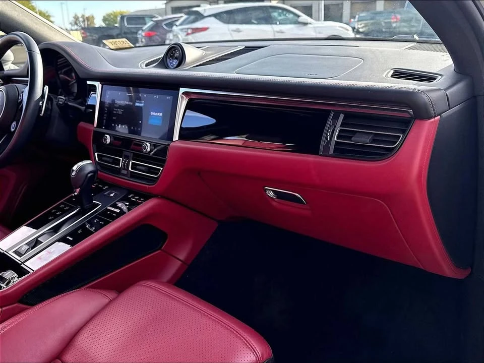 2022 Porsche Macan S - Image 16 of 19