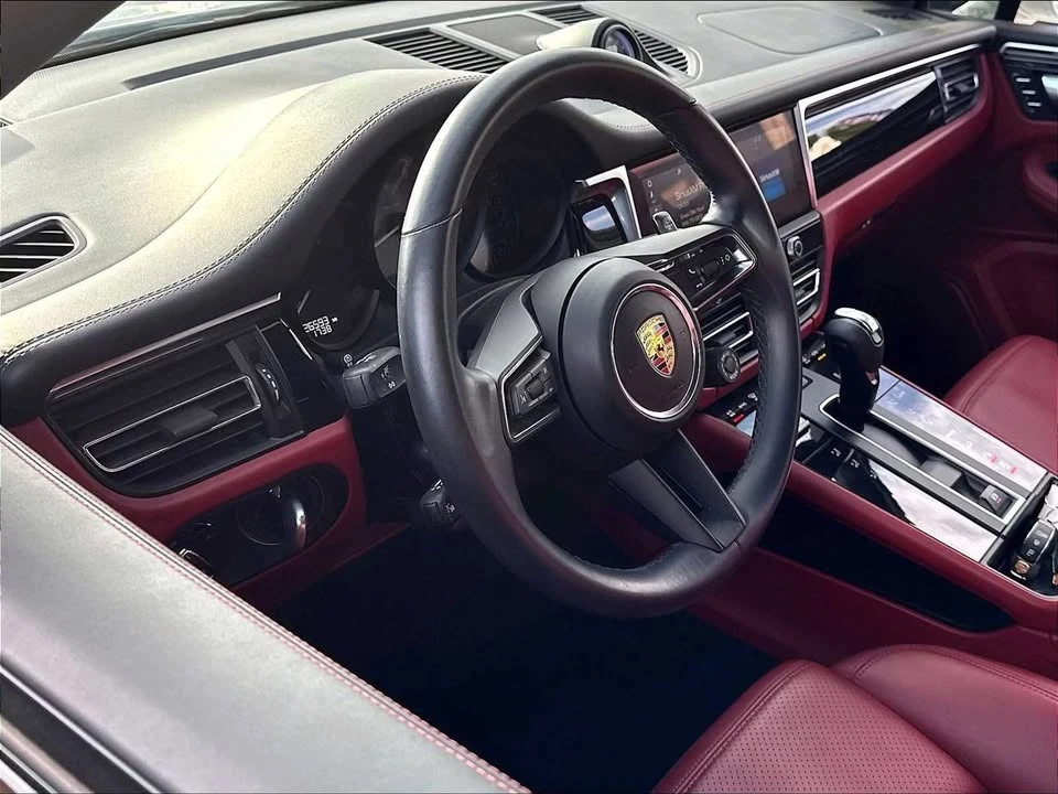 2022 Porsche Macan S - Image 14 of 19