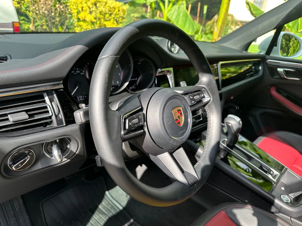 2022 Porsche Macan S - Image 8 of 10