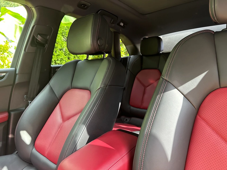 2022 Porsche Macan S - Image 9 of 10
