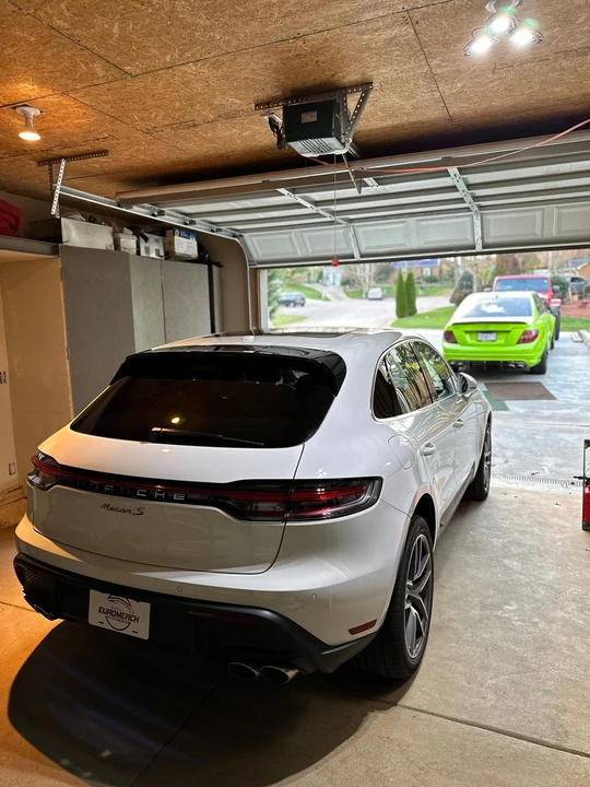 2022 Porsche Macan S - Image 4 of 10