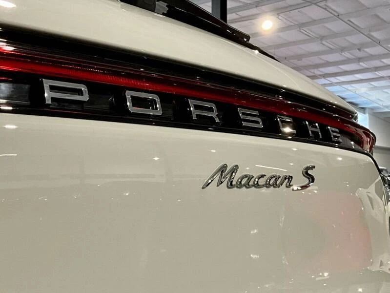 2022 Porsche Macan S - Image 9 of 18