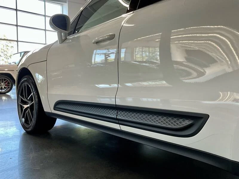 2022 Porsche Macan S - Image 11 of 18