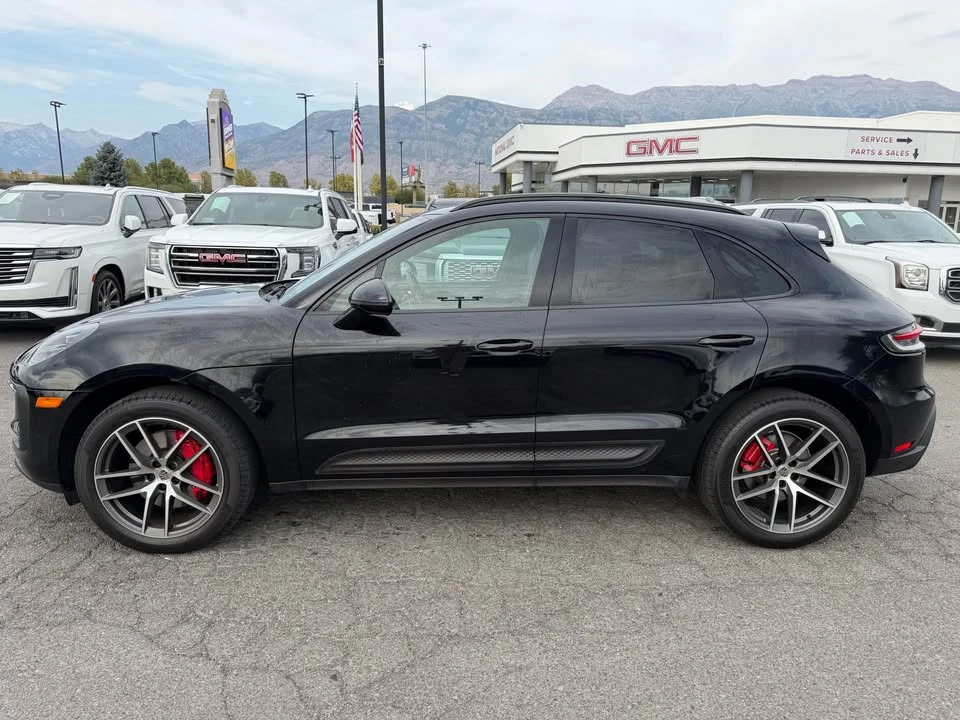 2022 Porsche Macan S - Image 2 of 11