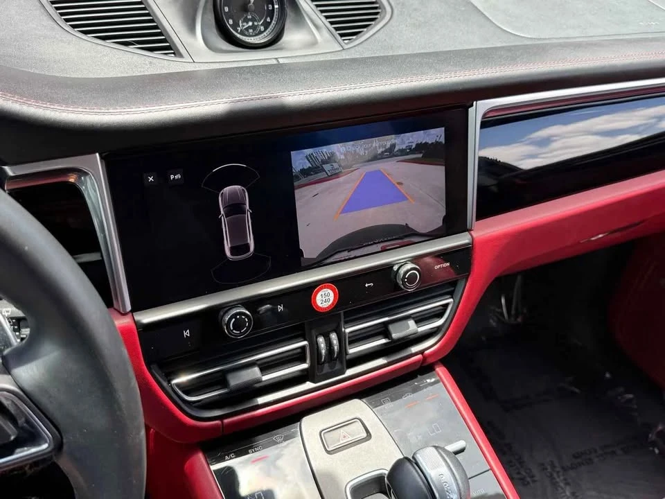 2022 Porsche Macan S - Image 15 of 16