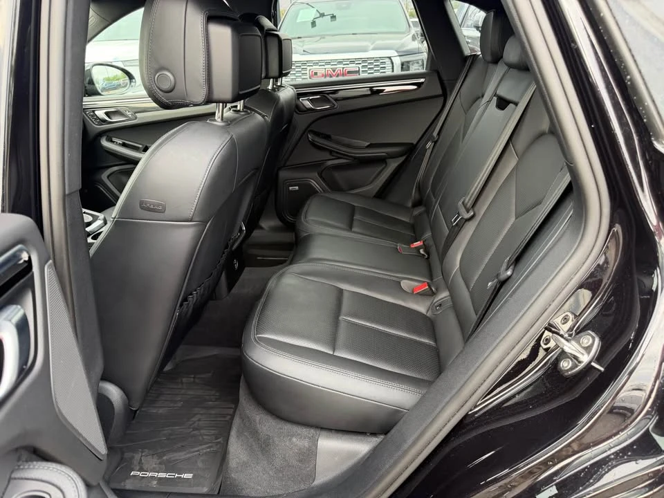 2022 Porsche Macan S - Image 9 of 11