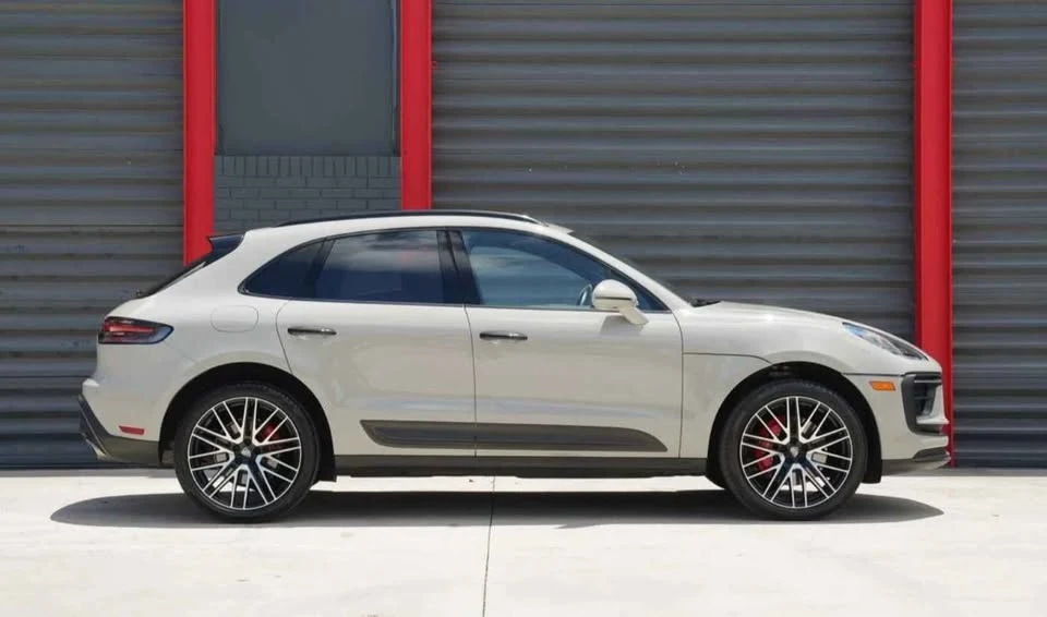 2022 Porsche Macan S - Image 8 of 16