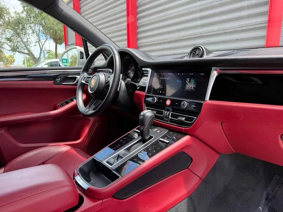 2022 Porsche Macan S - Image 10 of 16