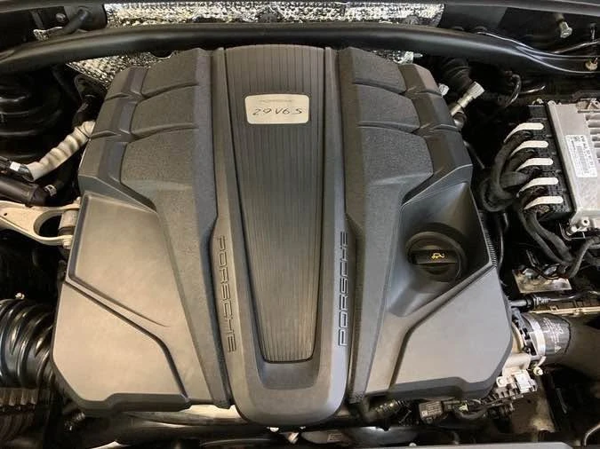2022 Porsche Macan S - Image 11 of 20