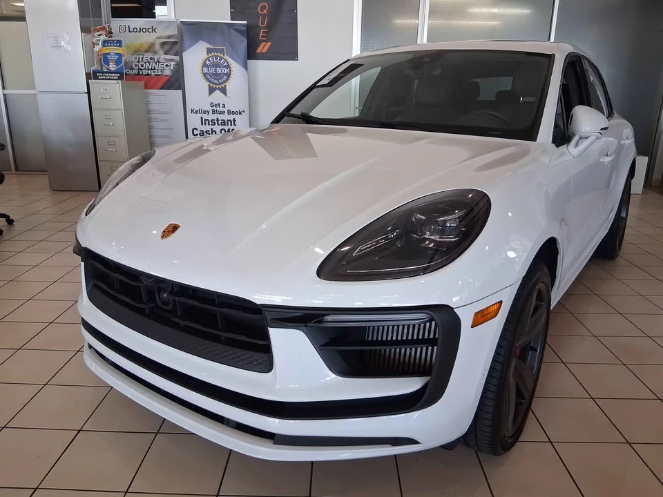 2022 Porsche Macan S - Image 3 of 4