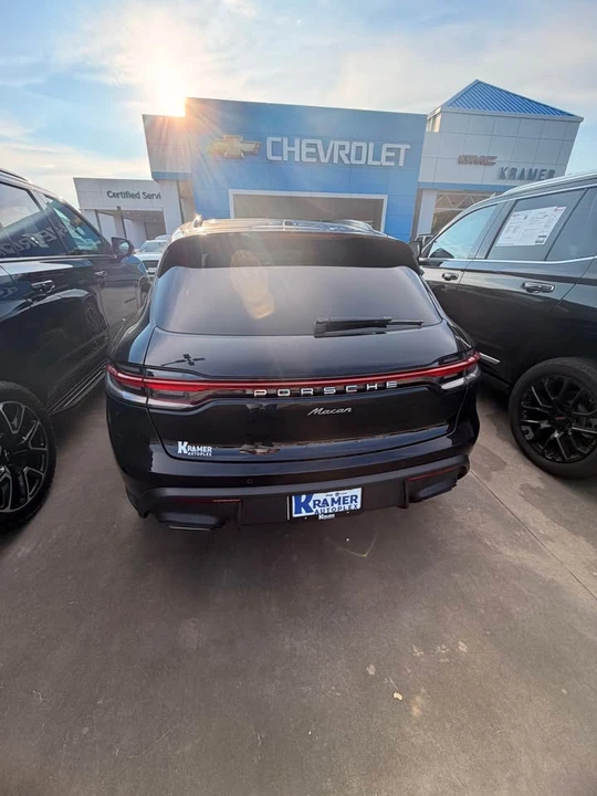 2022 Porsche Macan S - Image 4 of 6