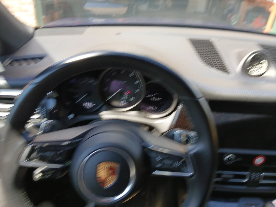 2022 Porsche Macan S - Image 6 of 11
