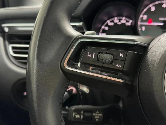 2022 Porsche Macan S - Image 24 of 31
