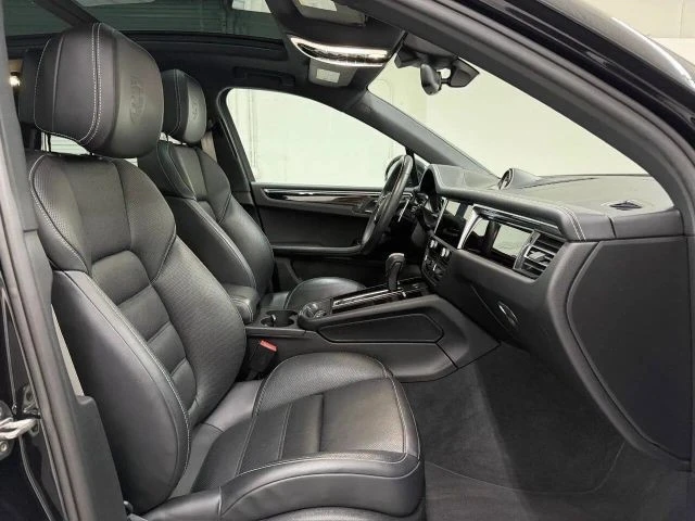 2022 Porsche Macan S - Image 12 of 31
