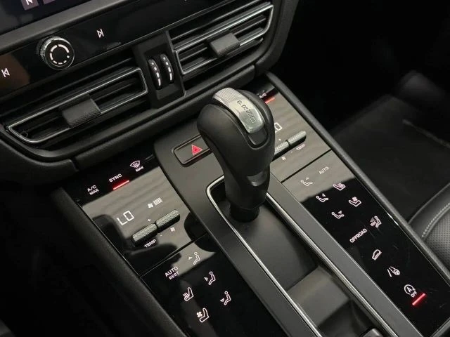 2022 Porsche Macan S - Image 28 of 31